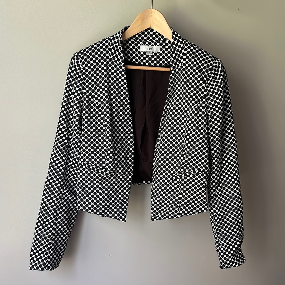 Ovi - collarless tapered blazer
